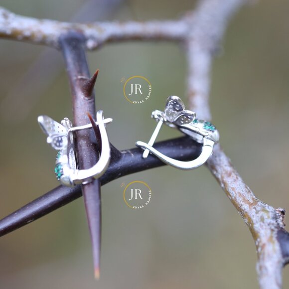 Premium Quality – .925 Sterling Silver Bee Earrings • Emerald Green & Clear CZ. - Picture 9 of 10